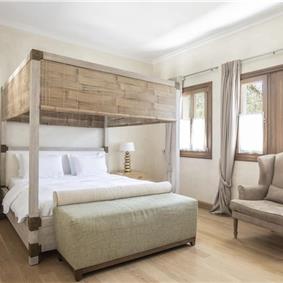 5 bedroom villa with infinity pool on Lefkada, sleeps up to 14